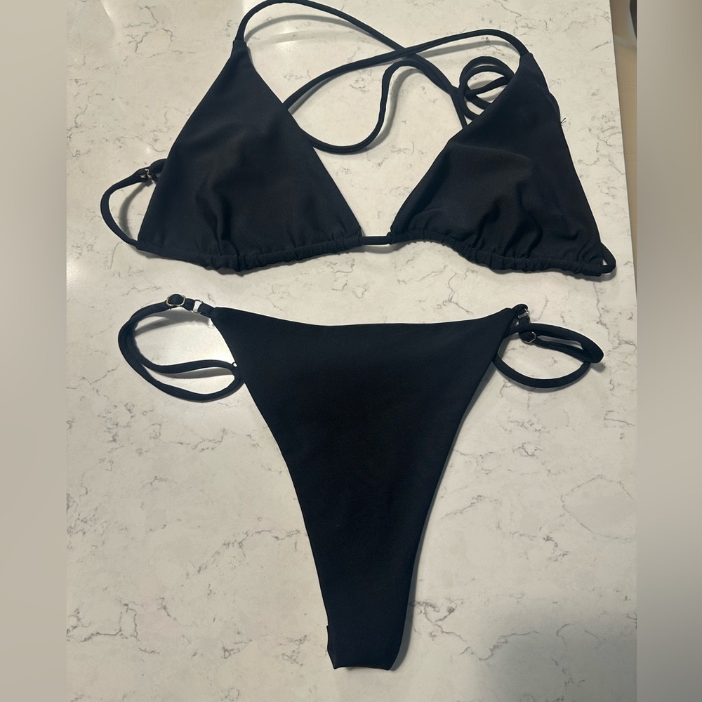 Skatie black medium set 💗
